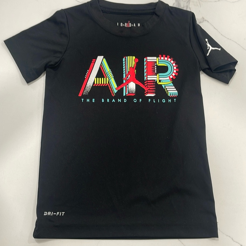 Boys Air Jordan Dri-fit T-Shirt Size 5